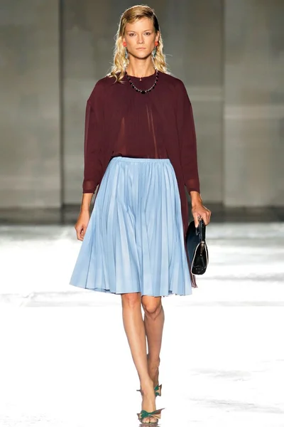 Look 19